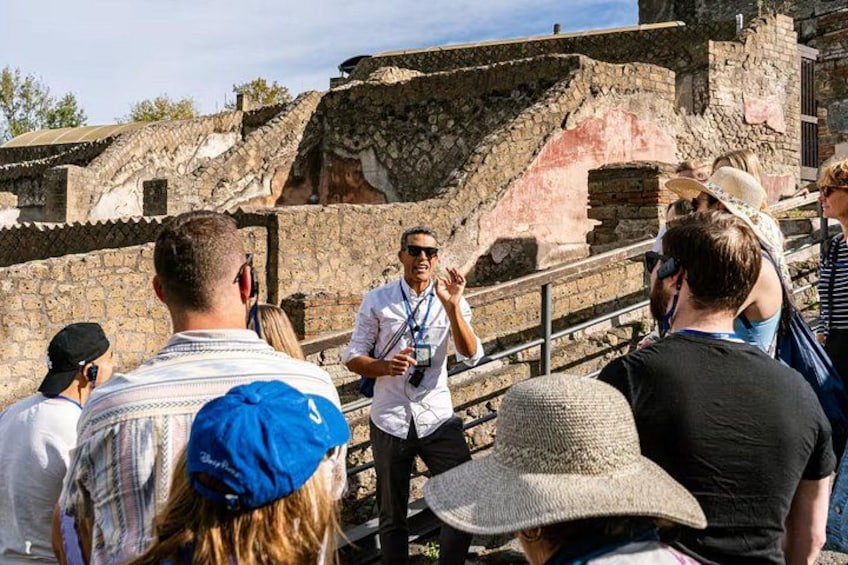 Pompeii Guided Tour & Horse Riding on Vesuvius with Lunch 2