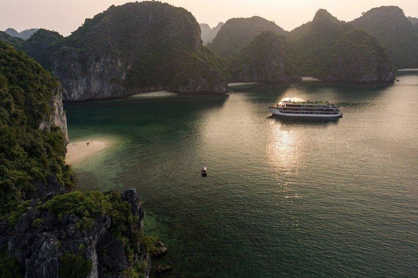 Ba-Trai-Dao-Beach 5