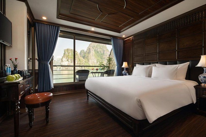 Lan-Ha-Bay-Romantic-Room 1