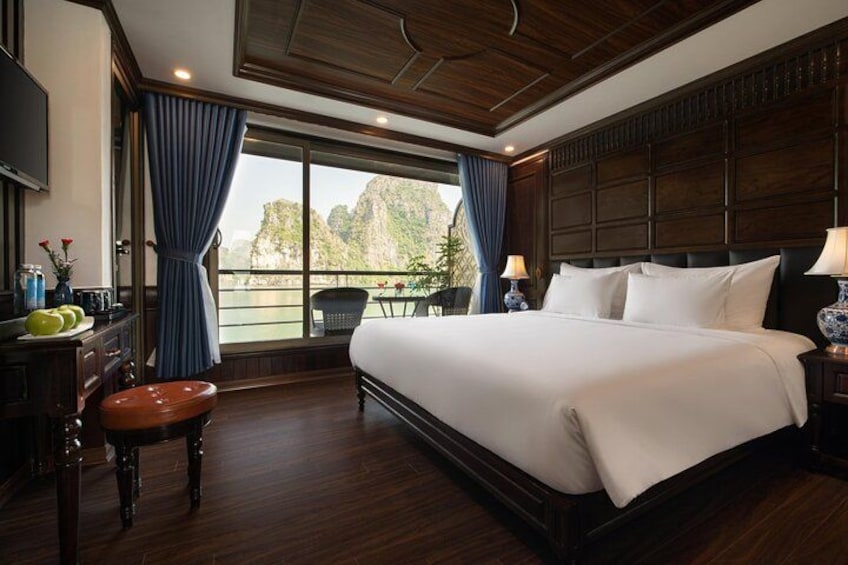 Lan-Ha-Bay-Romantic-Room 1
