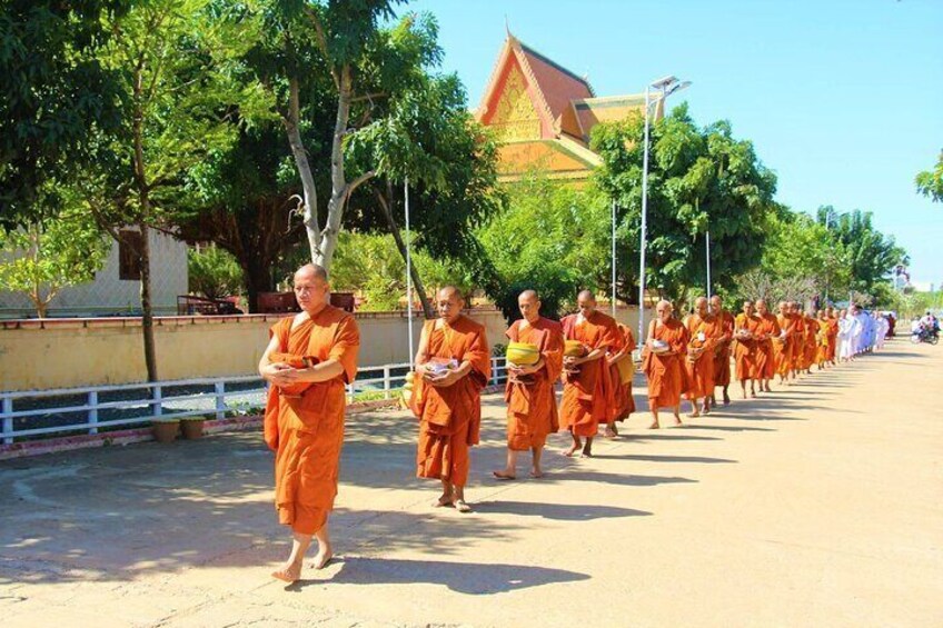 Oudong Mountain & Phnom Baset Private Tours from Phnom Penh 