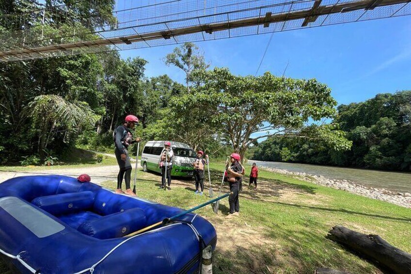 Safety briefing by our professional river guide