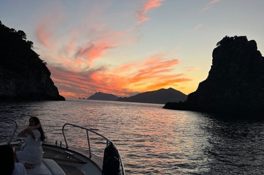 Shared Sunset Cruise from Positano with Drinks & Snacks 1.5-Hour 2
