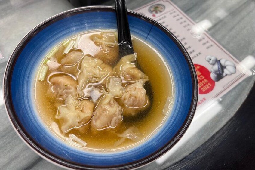 Private Kowloon Michelin Rated Street Food & Culture Tour 4
