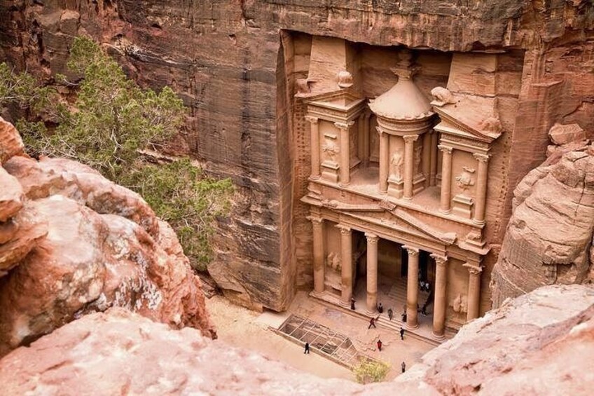 The treasury in Petra 5