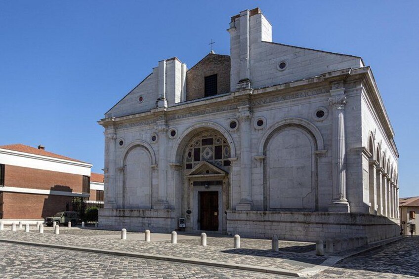 Semi-private Rimini Tour of City Highlights with Top-Rated Guide 2