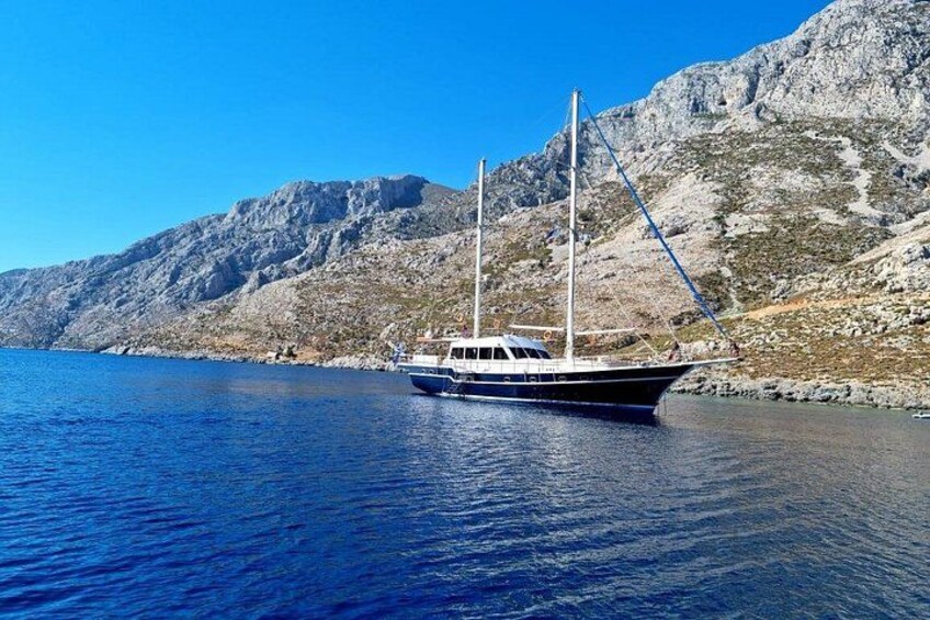 Mykonos Sail Cruise to Delos and Rhenia Islands 4