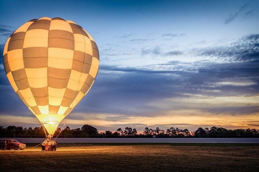 Yarra Valley sunrise balloon flight & champagne breakfast