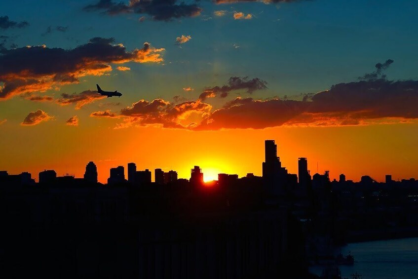 Sunset in the River Plate: Sail and Open Bar 