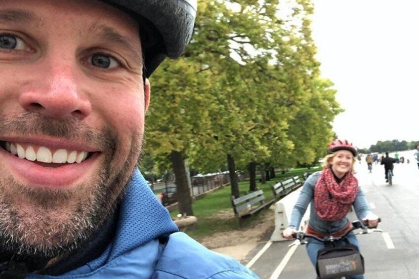 All smiles on our Chicago Food & Bike Tour. Ride a Bicycle through Westside foodie gems and savor one of the most joyful Culinary Things to do in Chicago. 3