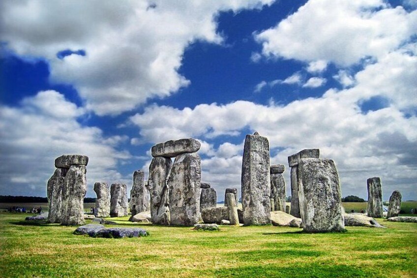 Small Group Stonehenge, Bath and Secret Place Tour from London 4