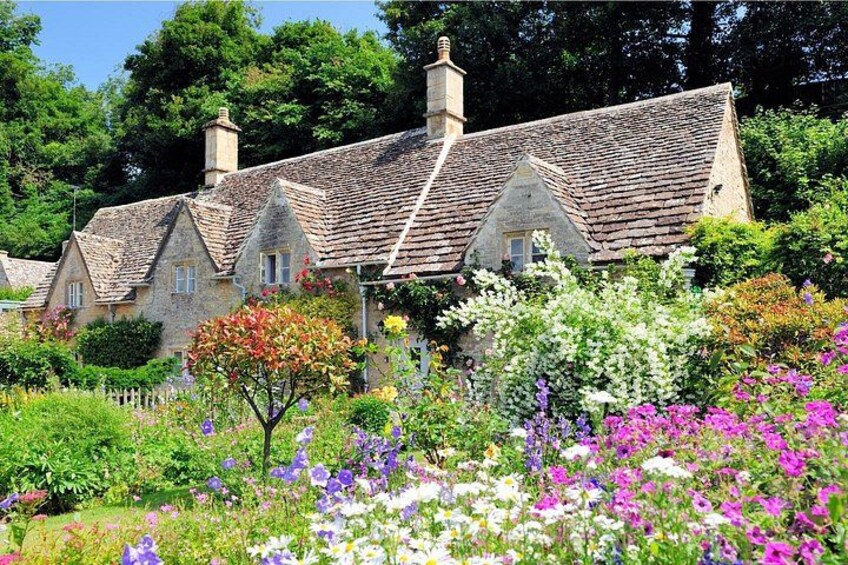 Bibury Cottages 1