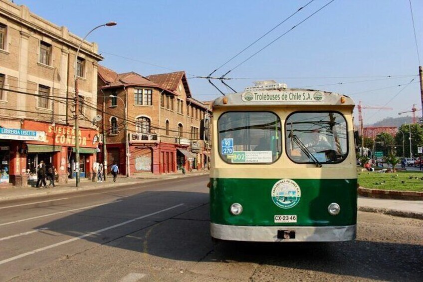 Private experience Walking Tour in Valparaiso from Santiago