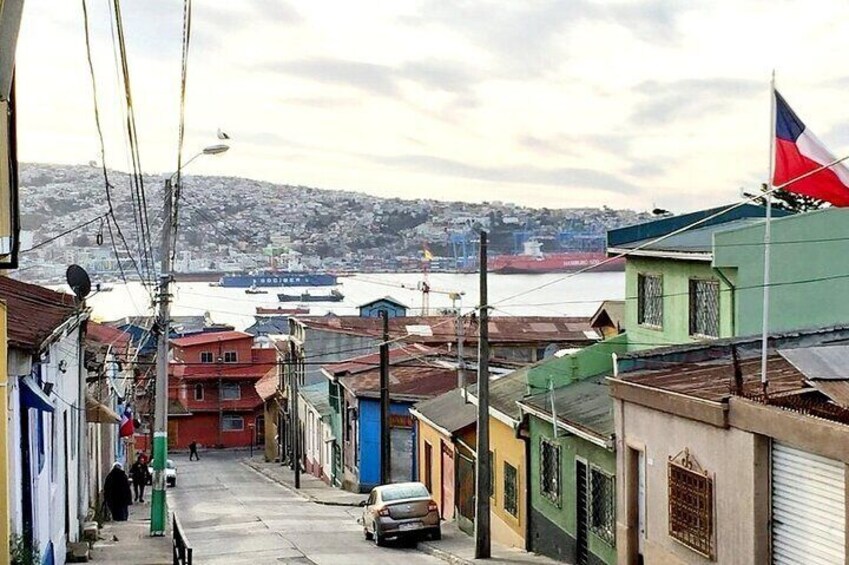 Private experience Walking Tour in Valparaiso from Santiago