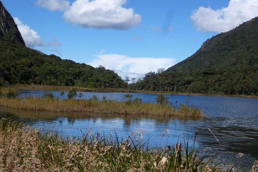 Llaviuku lake 4