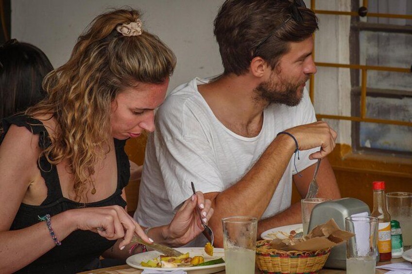 luego de un gran recorrido llegamos a almorzar una de las tres opciones de almuerzo incluidas en el tour . 2