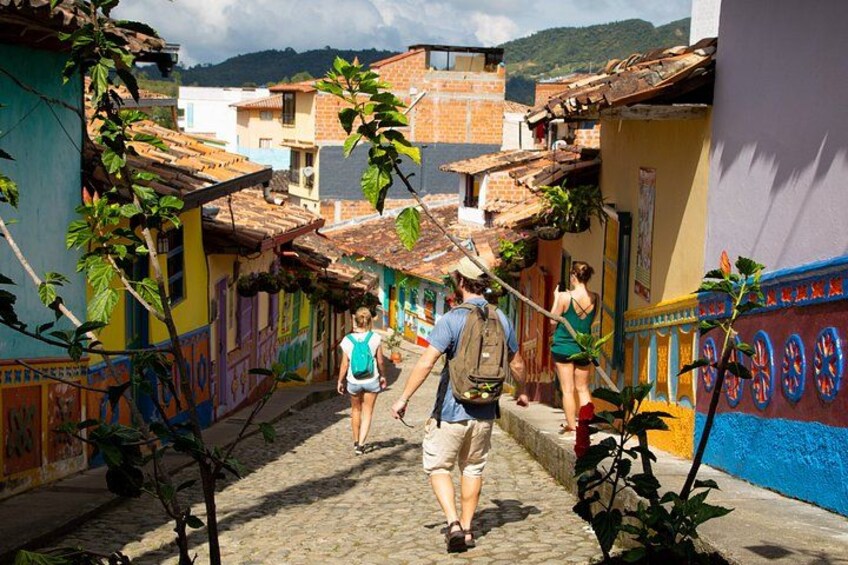 Explore Guatapé and El Peñol from Medellín 3