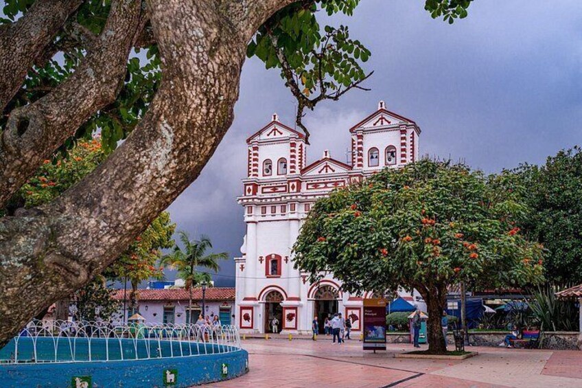 Iglesia de Guatape 3