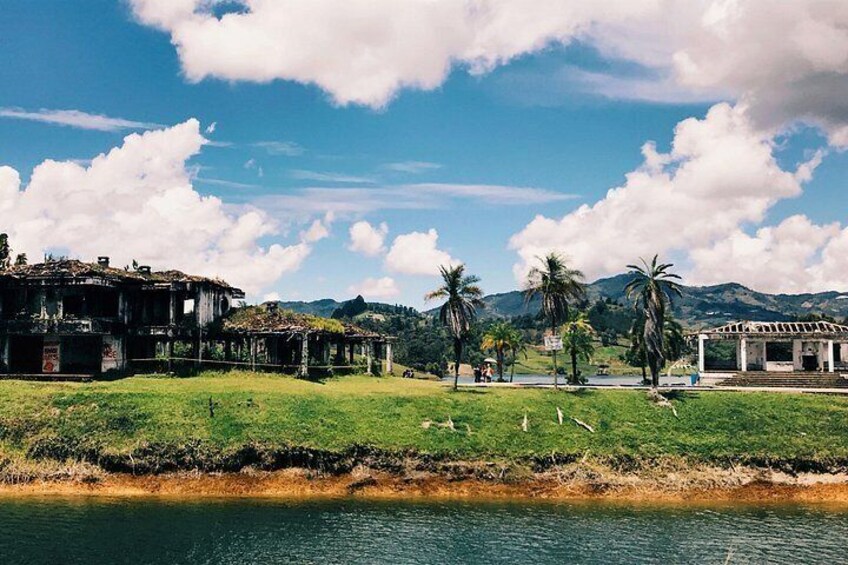 Ruinas finca la Manuela de Pablo Escobar 4