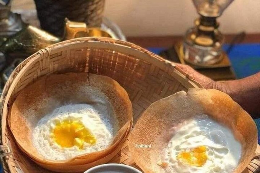 Two woven baskets containing fried eggs. 2