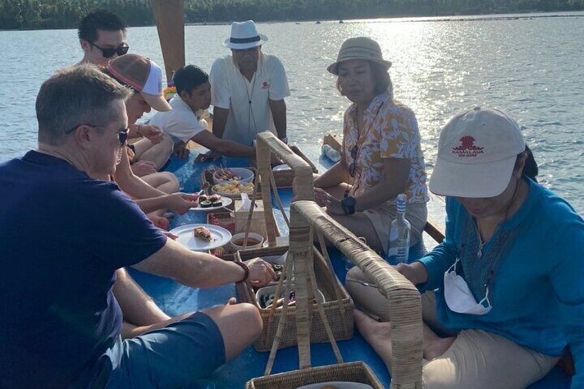 Vip Long Tail Boat picnic on the roof of the boat 5