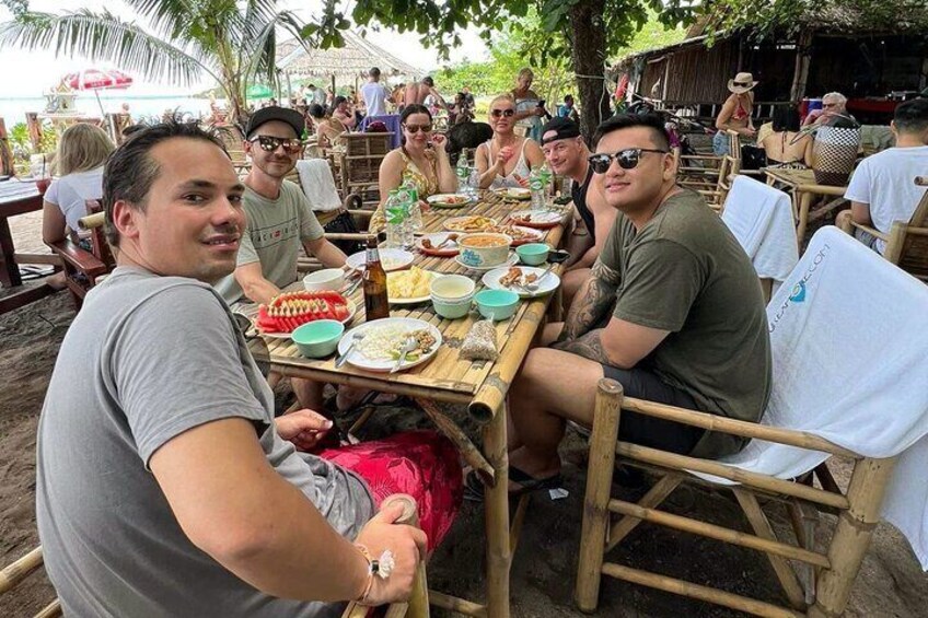Delicious food on Pig Island 2