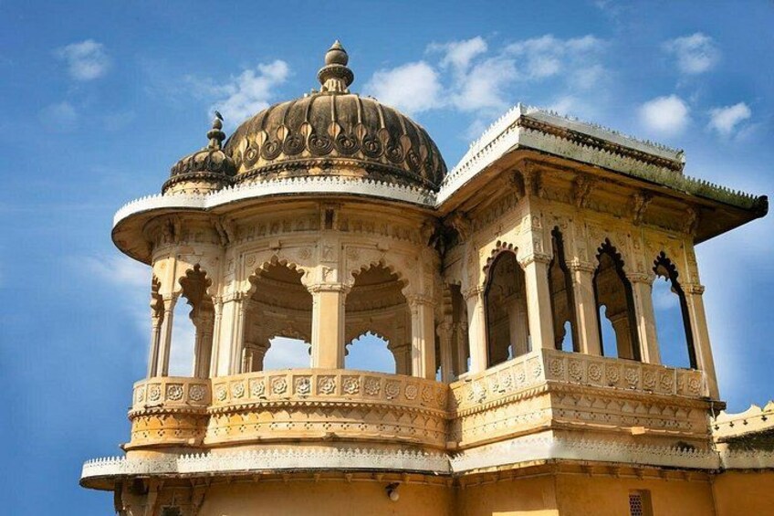 Udaipur in Full Day Sightseeing 8+places with Entrances fees 2