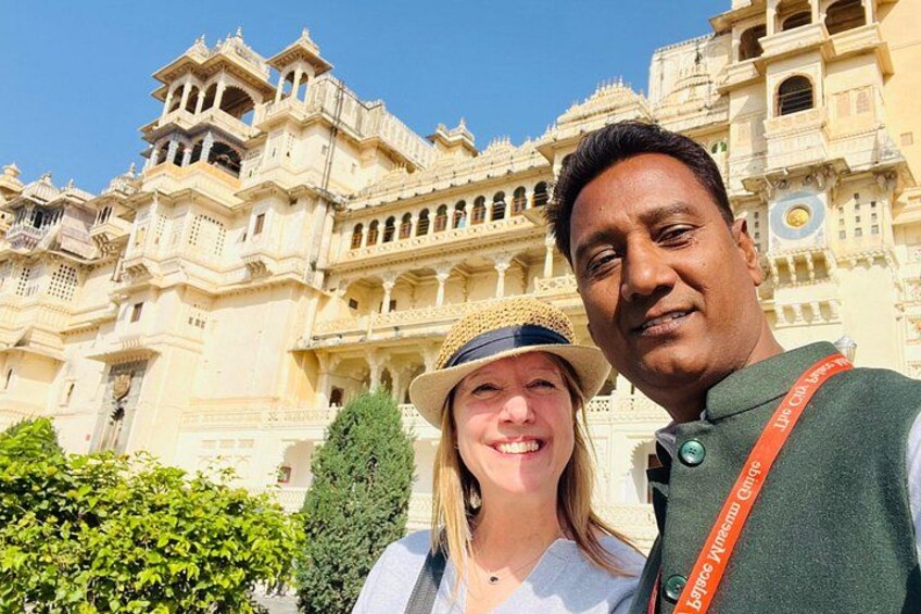 Full Day Udaipur Sightseeing Tour with optional Guide 4