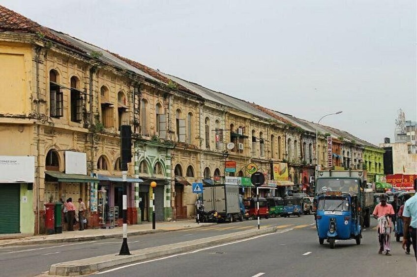 colonial buildings - colombo 4