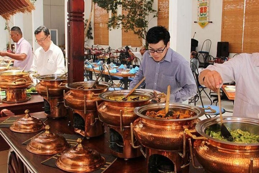Sri Lankan rice and curry buffet 5