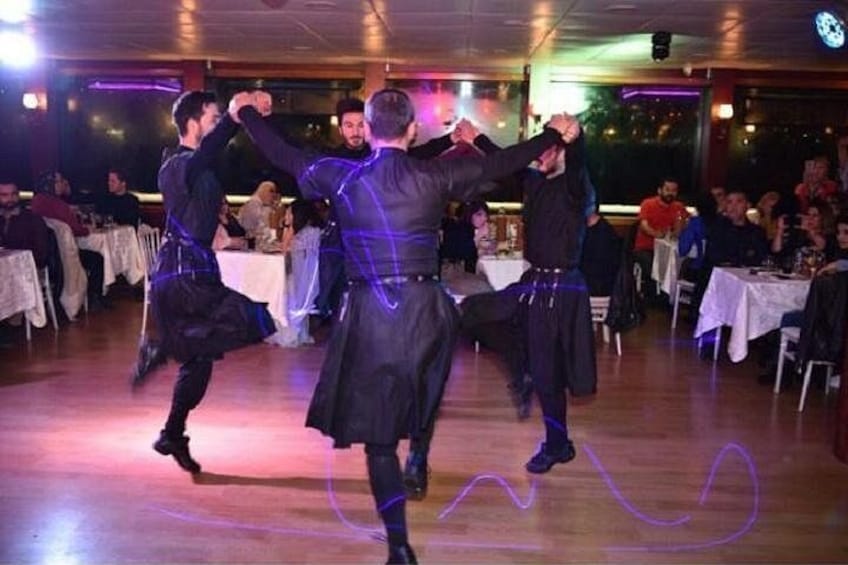 Bosphorus Dinner & Show Cruise (All Inclusive) 3