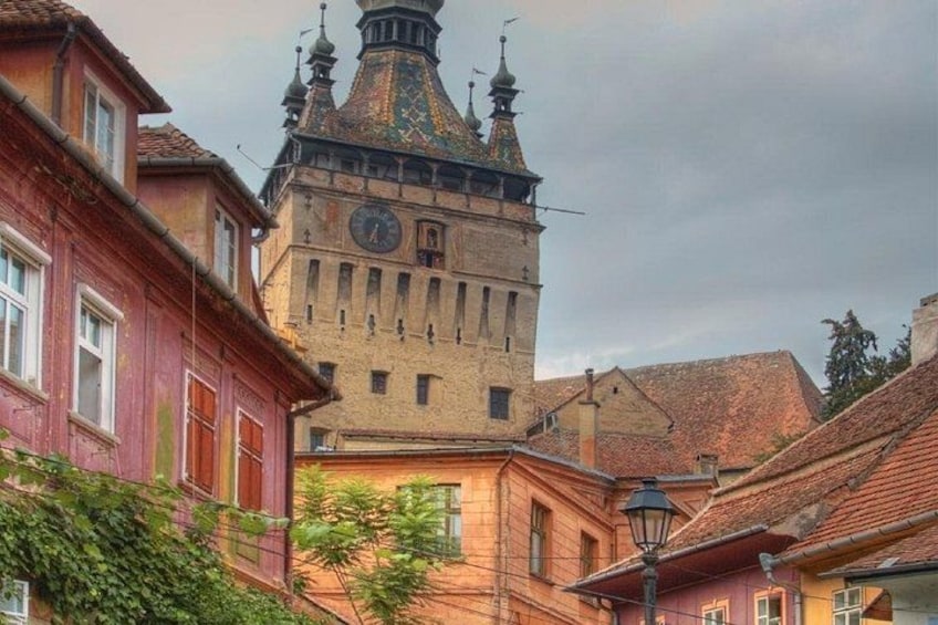 Explore beautiful medieval towns on this day trip 1