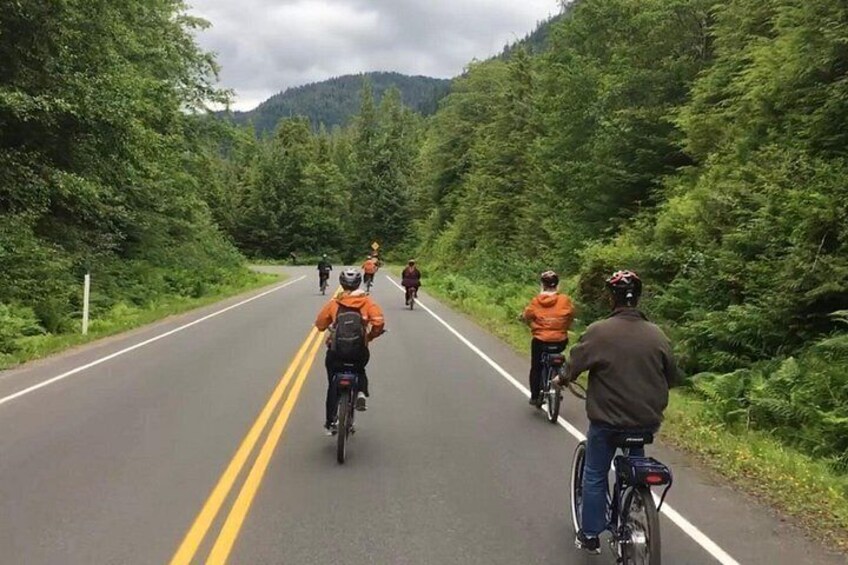 The end of the road, where our hike begins 2