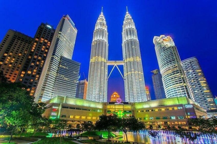 °17or19 Hrs Kuala Lumpur Van Tour from Singapore w' Tour Guide 1