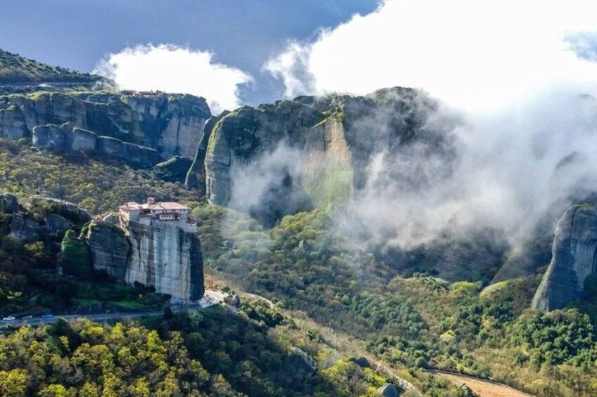 Athens: Meteora Monasteries DayTrip at 9am, Sunset, Caves & Lunch 5