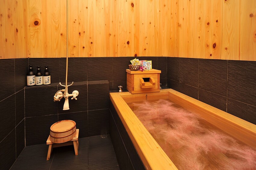 90mins Elemental Aromatherapy Massage + 30mins Hinoki Onsen 3