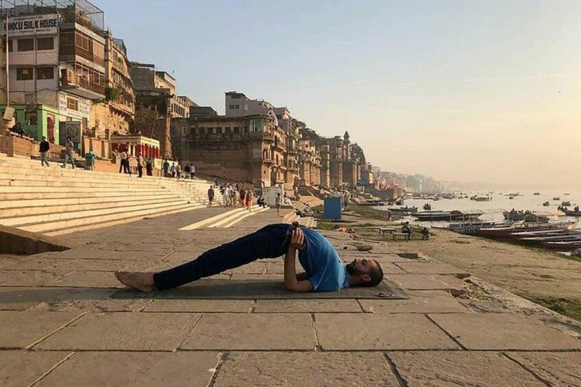 INDIVIDUAL YOGA CLASS - BEGINNER / ADVANCED Sunrise Yoga with Ayush in Varanasi 3