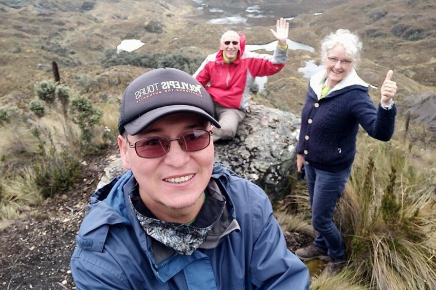 Happy tourists in Cajas 3