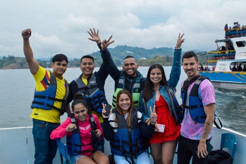 Recorrido en Barco por la Represa 2