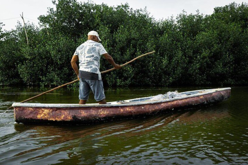 Explore La Boquilla’s Mangrove Tunnels with Local Fishermen 4