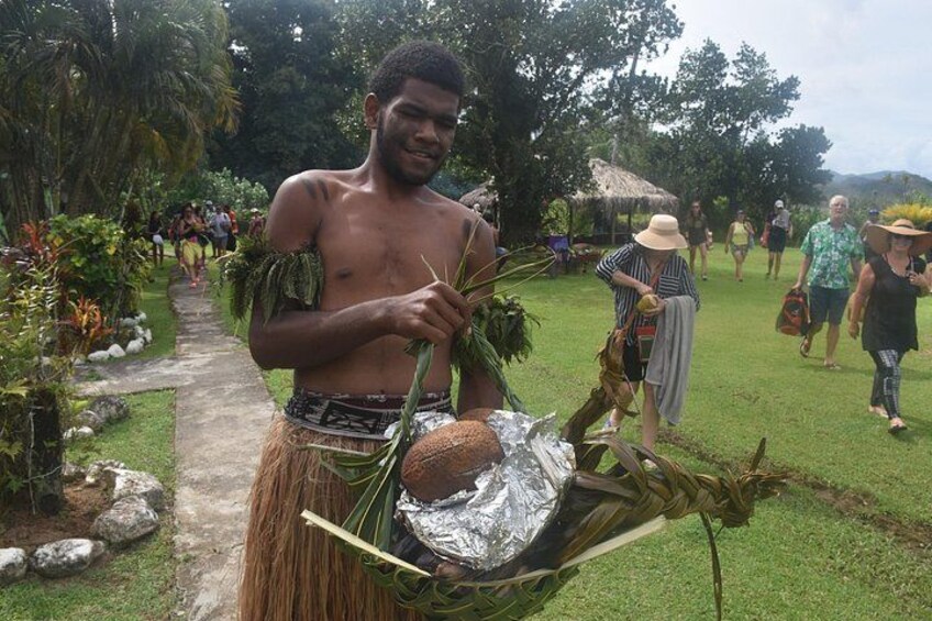 Basket of food from the earth oven 3