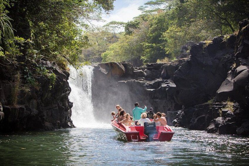 Marvelous Ile aux Cerf island: Speed Boat, Parasailing, Lunch & GRSE waterfall 4