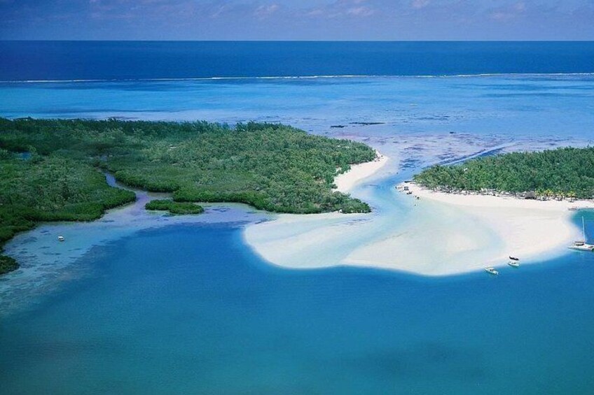 Marvelous Ile aux Cerf island: Speed Boat, Parasailing, Lunch & GRSE waterfall 3