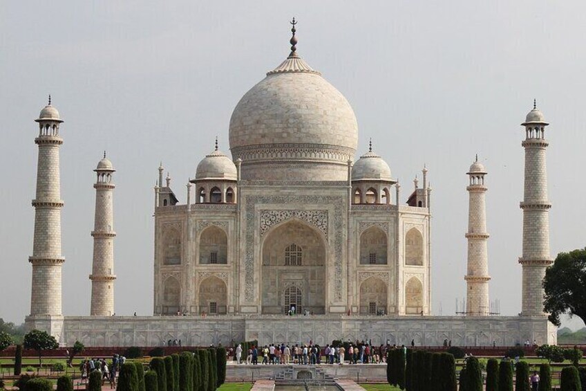 From Mumbai: Overnight Taj Mahal Tour with Flight & Hotel 3