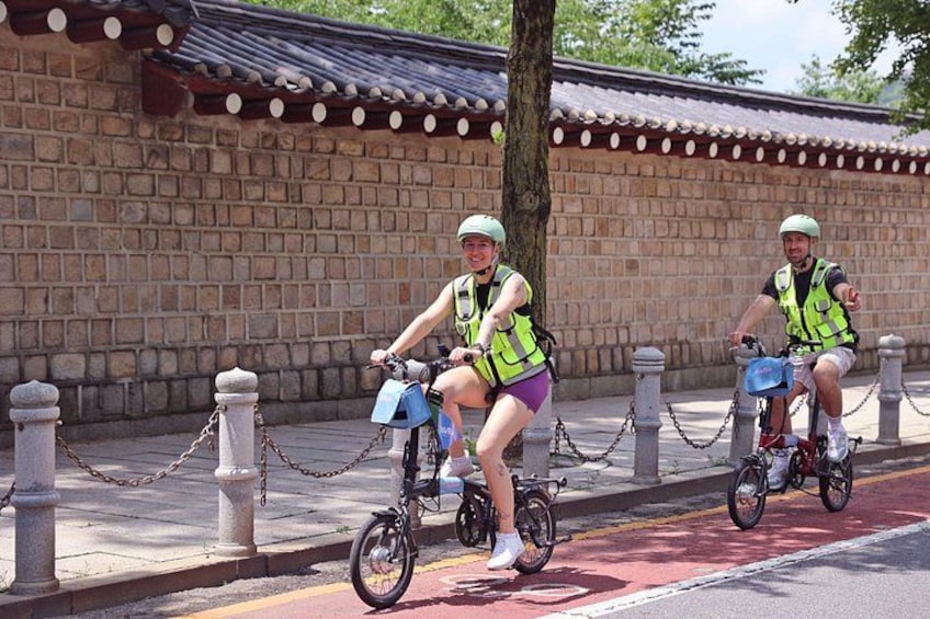 Seoul Like a Local: E-Bike Tour with Hidden Gems & Korean Food 4