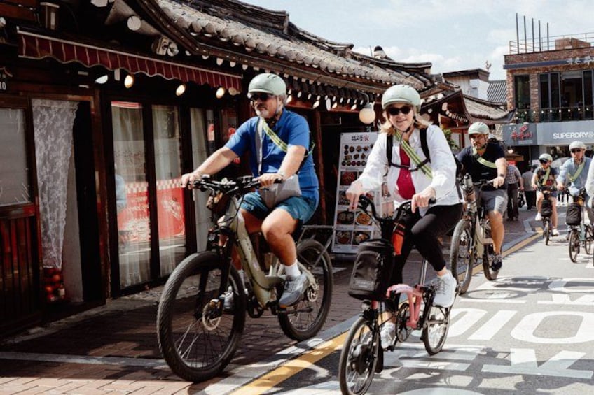 Seoul Like a Local: E-Bike Tour with Hidden Gems & Korean Food 1