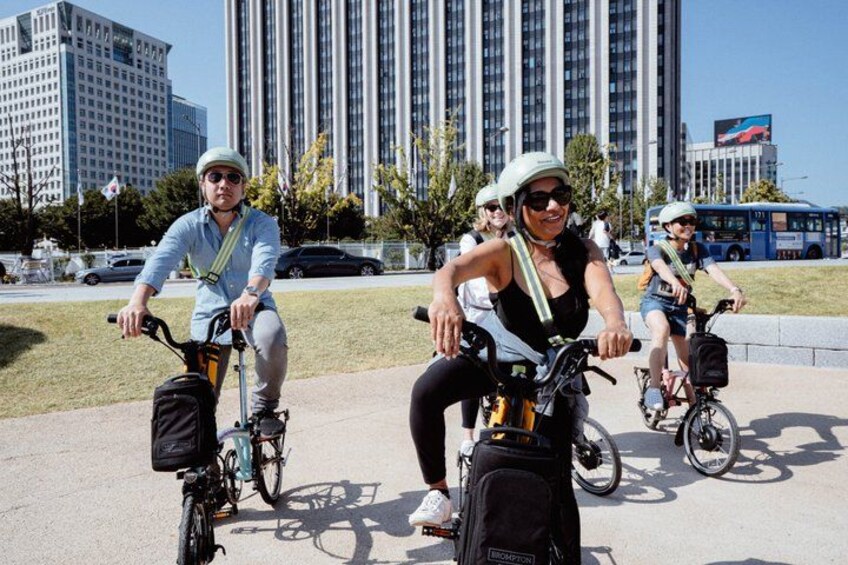 Seoul Like a Local: E-Bike Tour with Hidden Gems & Korean Food 4