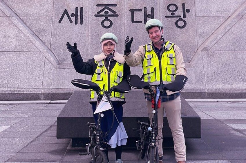 Seoul Like a Local: E-Bike Tour with Hidden Gems & Korean Food 3