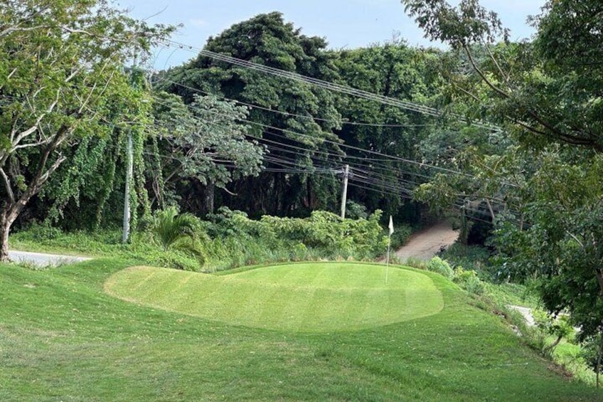 Roatan Golf at The Black Iguana Course 5