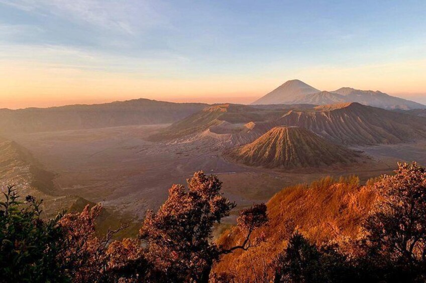 Bromo Sunrise - Ijen Crater Tour 2 Day 1 Night 4